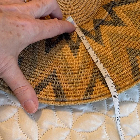 Hand Crafted African Coil Zigzag Pattern Basket in Tan and Blues Vintage? - Picture 4 of 5